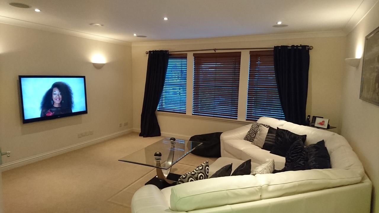 Crown Luxury Serviced Apartment Inverness Buitenkant foto